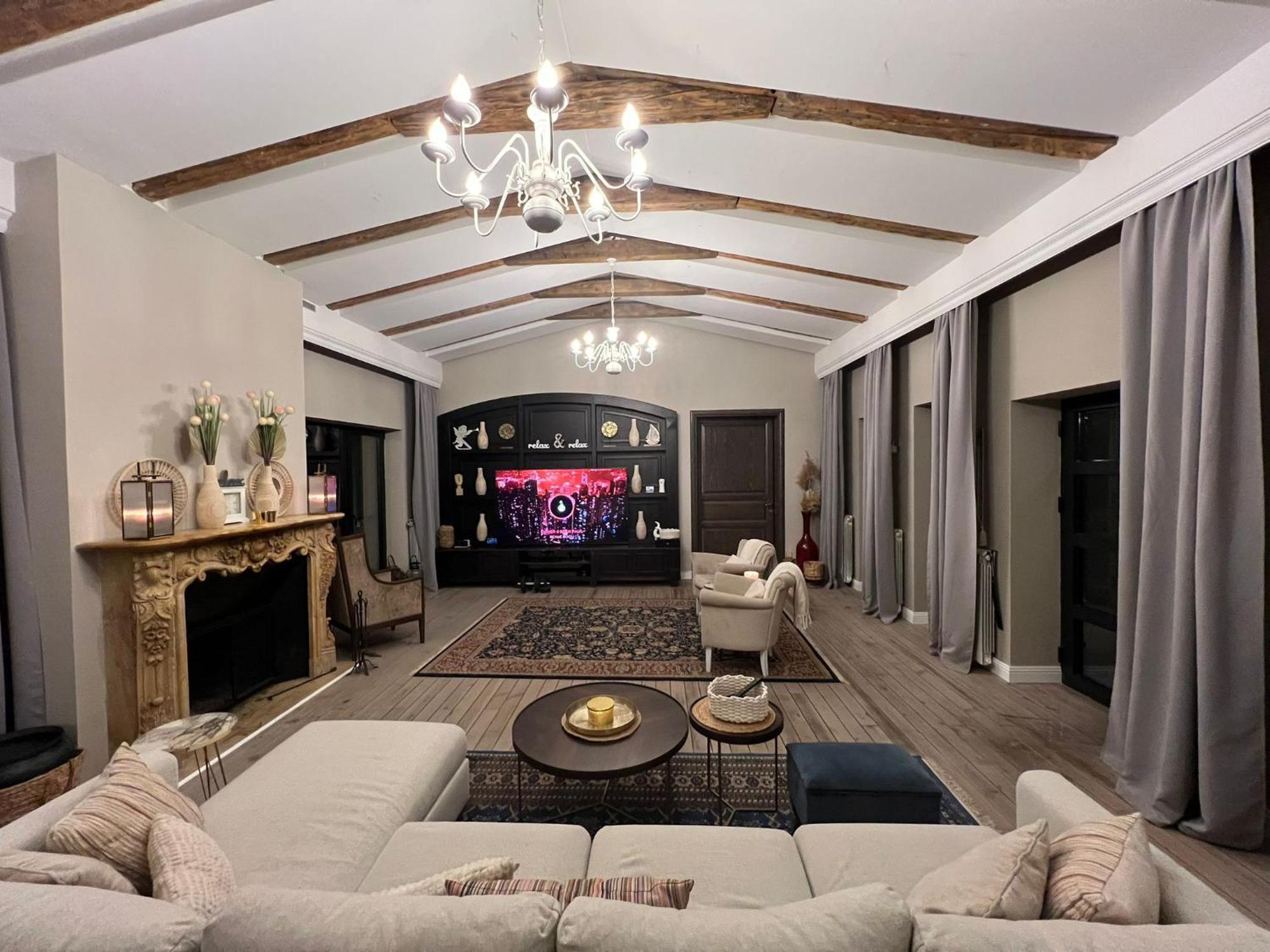 Villa House By Nivo
