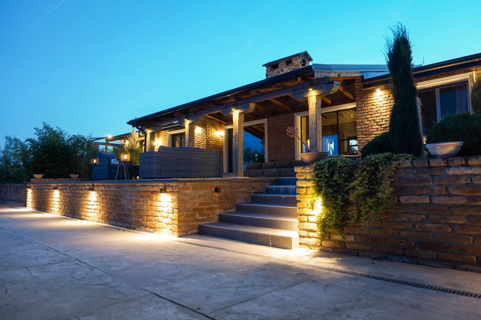 Villa House By Nivo *